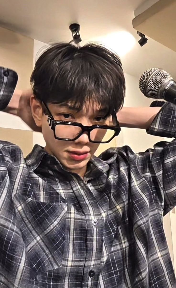 thisisrealjiayi's tweet photo. บี๋อยู่ไหน

อยู่ฟิตเนสครับ

อยากกินลูกชุบอะ

เหลือเล่นอีกเซทอ้วนรอได้ป่าว
หรือให้บี๋สั่งไปให้

ซื้อมาให้ได้มั้ยคับ🥺
คิดถึงบี๋ด้วย

โอเค 5 นาทีเจอกันครับ https://t.co/KhGKyLJVgW