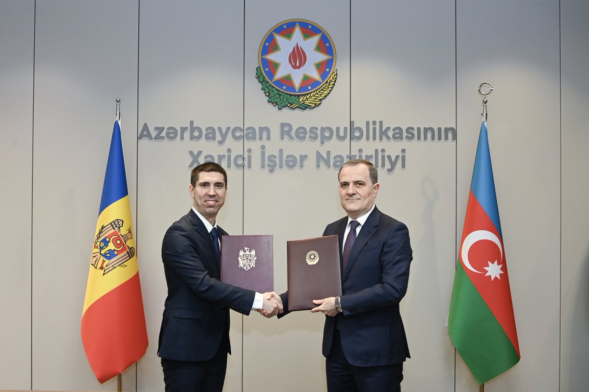 AzerbaijanMFA's tweet photo. The Ministers of Foreign Affairs of Azerbaijan🇦🇿 @Bayramov_Jeyhun and Moldova🇲🇩 @MihaiPopsoi signed the Plan of Consultations between the MFA of the Republic of Azerbaijan and the MFA of the Republic of Moldova for 2026–2027, reaffirming the commitment to strengthen political dialogue, deepen bilateral cooperation, and advance the Azerbaijan–Moldova partnership.