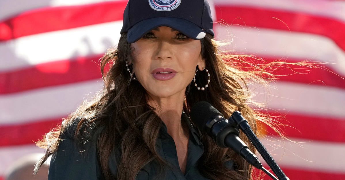 thewonkin's tweet photo. 🚨Trump Fires DHS Secretary #KristiNoem

#DonaldTrump removed Kristi Noem after backlash over a $220M DHS border ad campaign filmed at Mount Rushmore, South Dakota, &amp; scrutiny following ICE shootings of #AlexPretti &amp; #RenéeGood in Minneapolis, Minnesota

#kissco #provadolíder https://t.co/2lCwF1xGAp