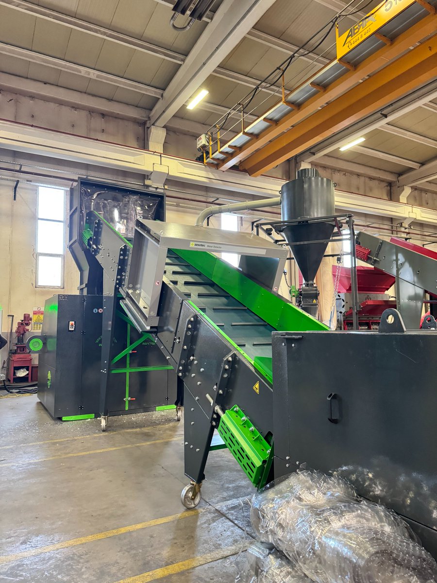 InanTech's tweet photo. İnan Tech plastik kırma makineleri, yüksek verimlilik, dayanıklı rotor yapısı ve endüstriyel performans ile HDPE, PP, PET ve thermoform plastik atıkların geri dönüşümünü destekler.

🌍 https://t.co/uj08lnhkgD

#PlastikKırmaMakinesi #PlastikGeriDönüşüm #GeriDönüşümMakineleri https://t.co/o1MMQsJLkg