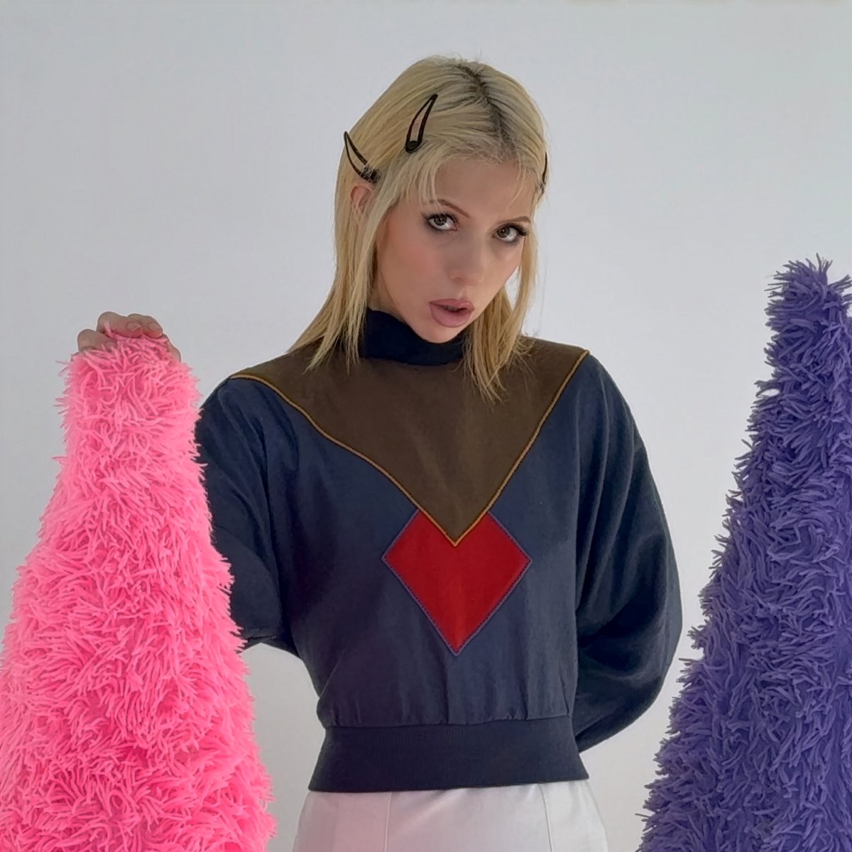 R. Missing tweet media