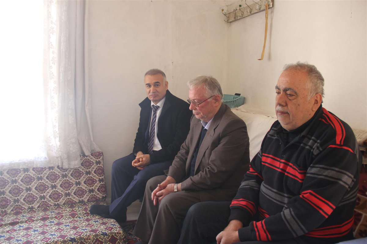 TC_Atabey's tweet photo. Kaymakamımız Selami Işık, vatandaşlarla bir araya gelmek ve taleplerini yerinde dinlemek amacıyla ilçemize bağlı İslamköy ve Bayat Köyü’nde hane ziyaretlerinde bulundu. https://t.co/u2TvPm4H58
