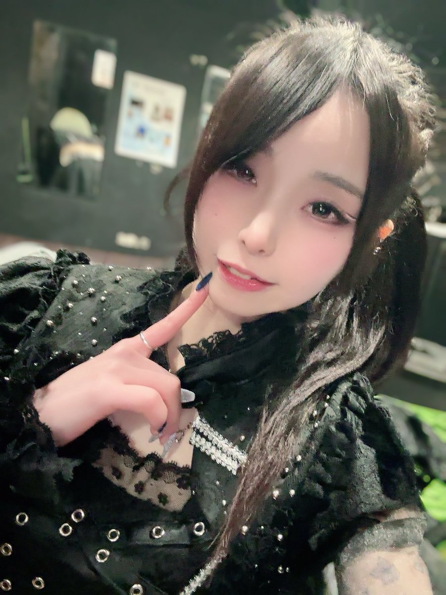 おはようございます

今日も生きてます