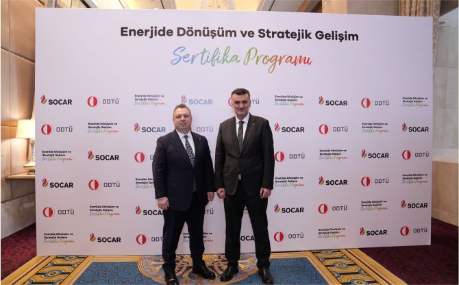 Enerjide Dönüşümün İlk Mezunları Sertifikalarını Aldı! 🎓
SOCAR Türkiye ve ODTÜ iş birliğiyle kamu çalışanlarına yönelik hazırlanan enerji odaklı sertifika programının ilk dönemi Ankara'da düzenlenen törenle sona erdi.
#SOCAR #ODTÜ #Enerji #Eğitim #Haber
yenivizyon.net/enerjide-donus…