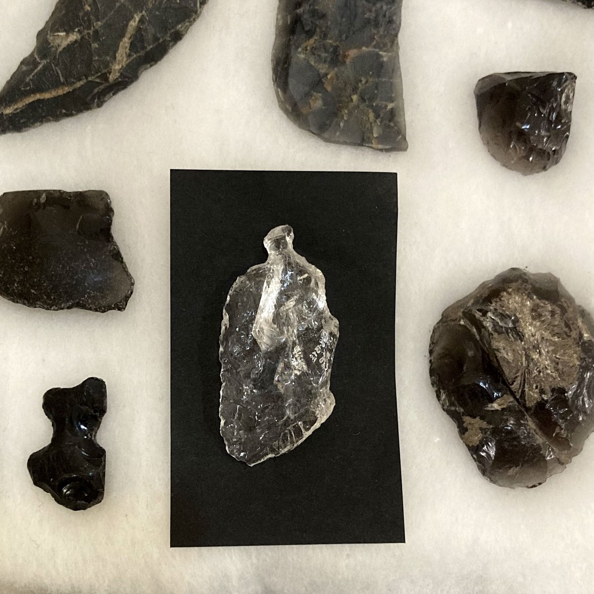 こちらは、石匙（いしさじ）と呼ばれる、切る削るための万能ナイフ