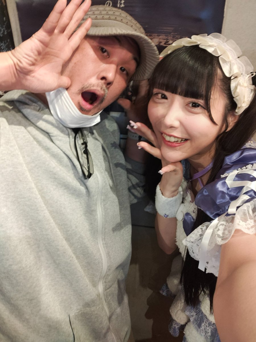 kakomojya's tweet photo. 久しぶりの２ショット
いうてまあまあの付き合いになってきた話等した😆
「いつしぬかわからんけどな！」とビビらせておいたｗ

260305ジルコのみひょち
#わんわんみほち https://t.co/p5H5r3WA1H