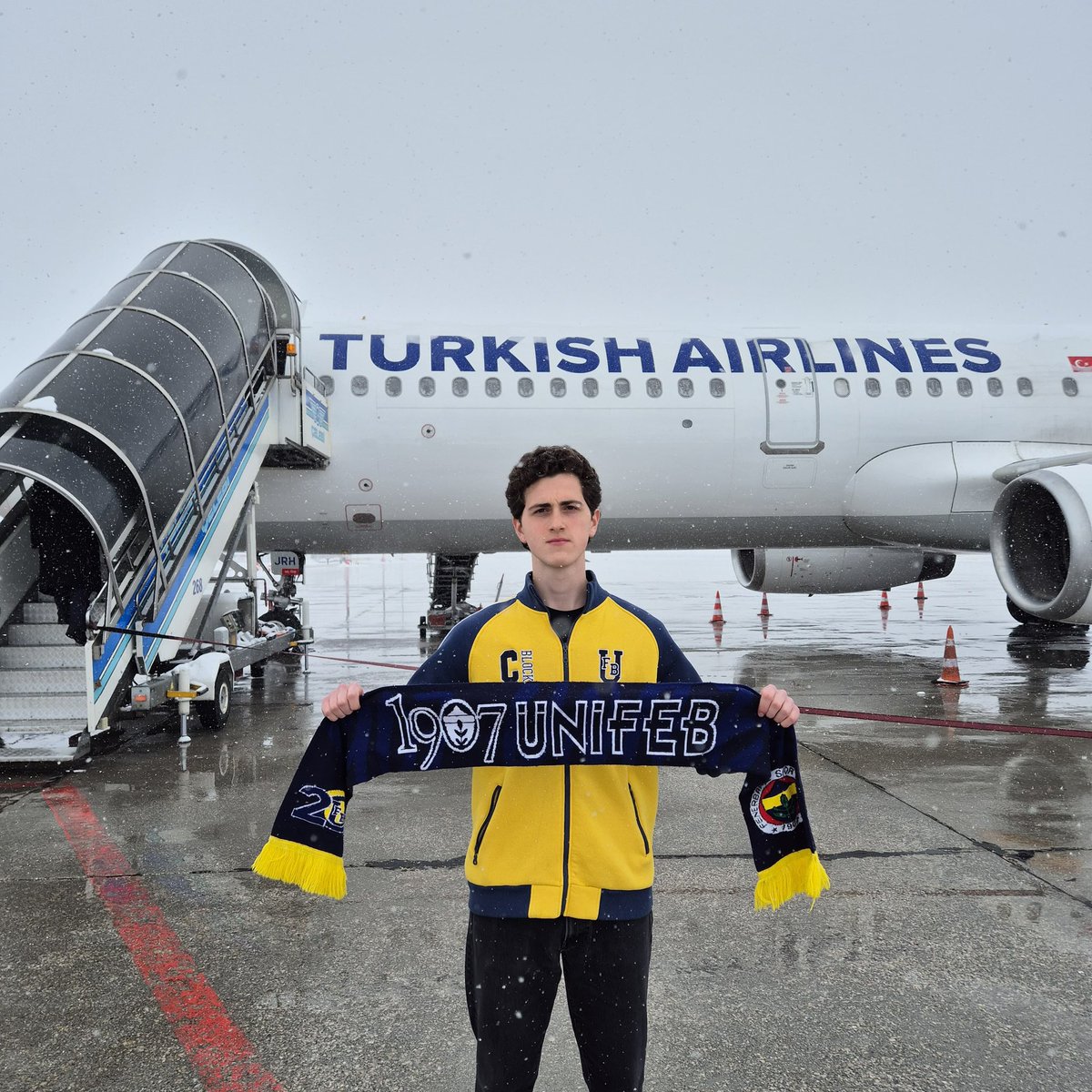 UFBAtaturk's tweet photo. 1907 ÜNİFEB Atatürk Üniversitesi örgütlenmesi olarak Fenerbahçe-Samsunspor karşılaşması için İstanbul yolundayız.
#FenerbahçeninYolunda https://t.co/keVOYMpYR6