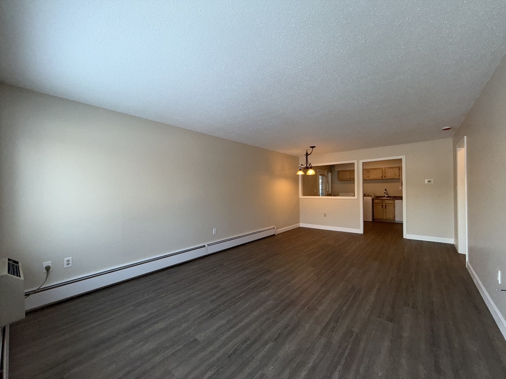 Jenthomes's tweet photo. 117 Andersen Rd Unit 117, Chicopee, MA, 01022
2 bed | 1 bath 816 Sq. Ft.
Active | $225,000
https://t.co/iiOqPDbbom
Move right into this beautifully updated 2 bedroom, 1 bath condo in Ridgewood Village in Chicopee. Freshly painted throughout with brand new luxury vinyl plank... https://t.co/PsLF2pnvqm