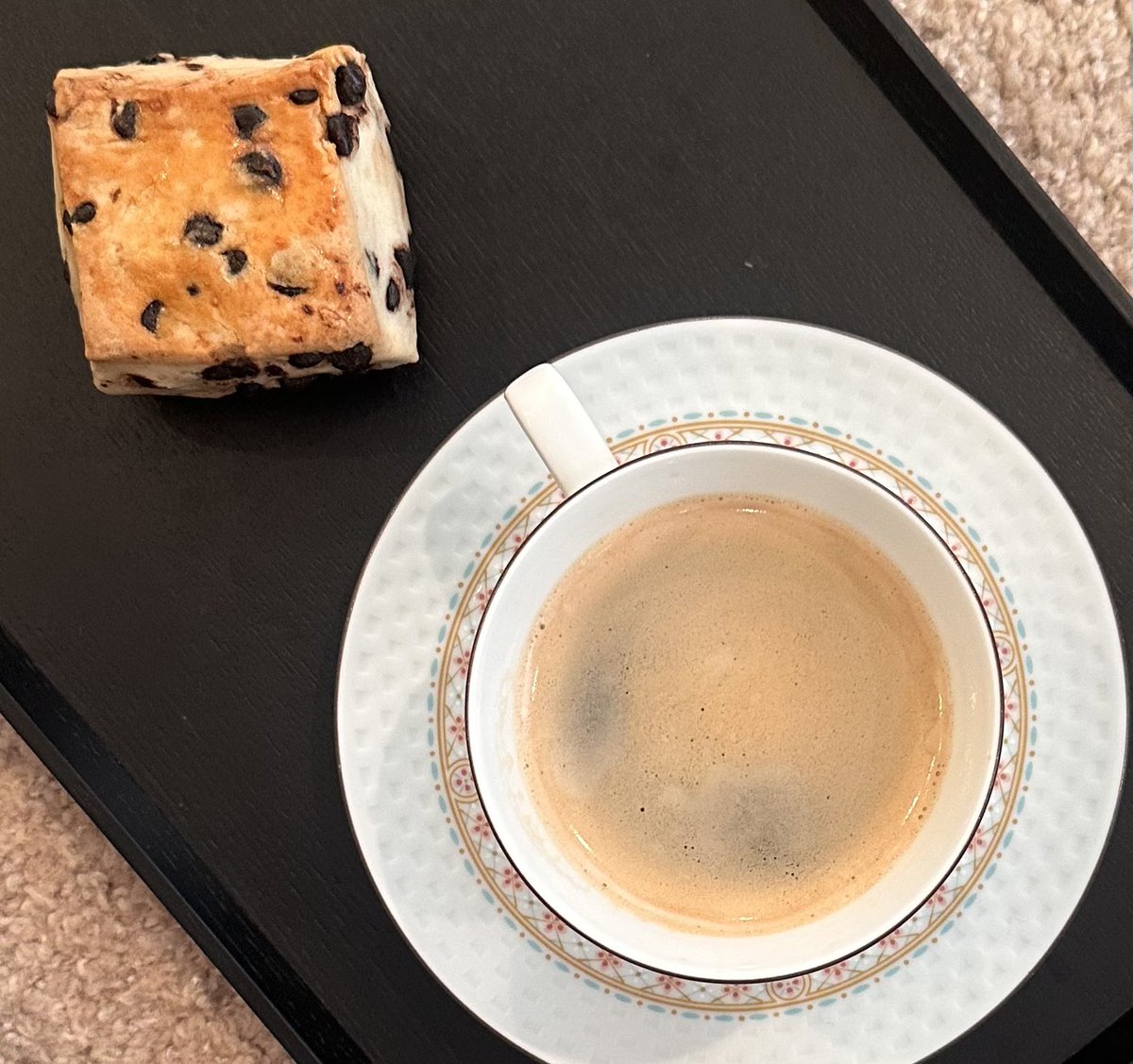 帰宅しました🥰 娘がコーヒーを淹れてくれました☕️ チョコマフィンを