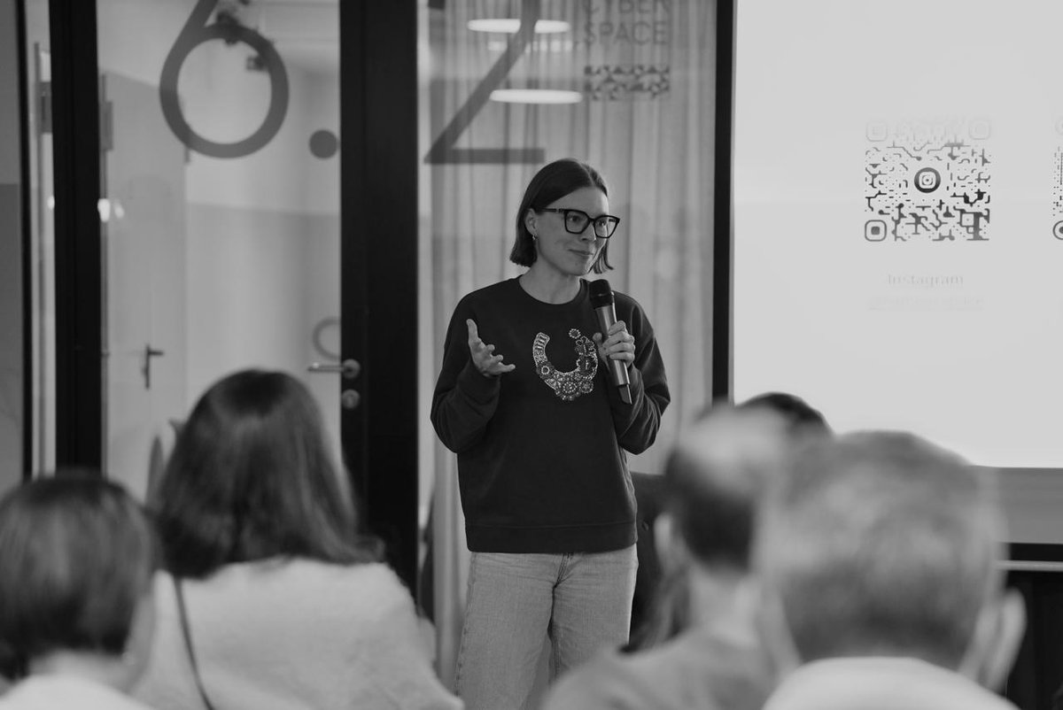 Yellow Rocks! tweet media