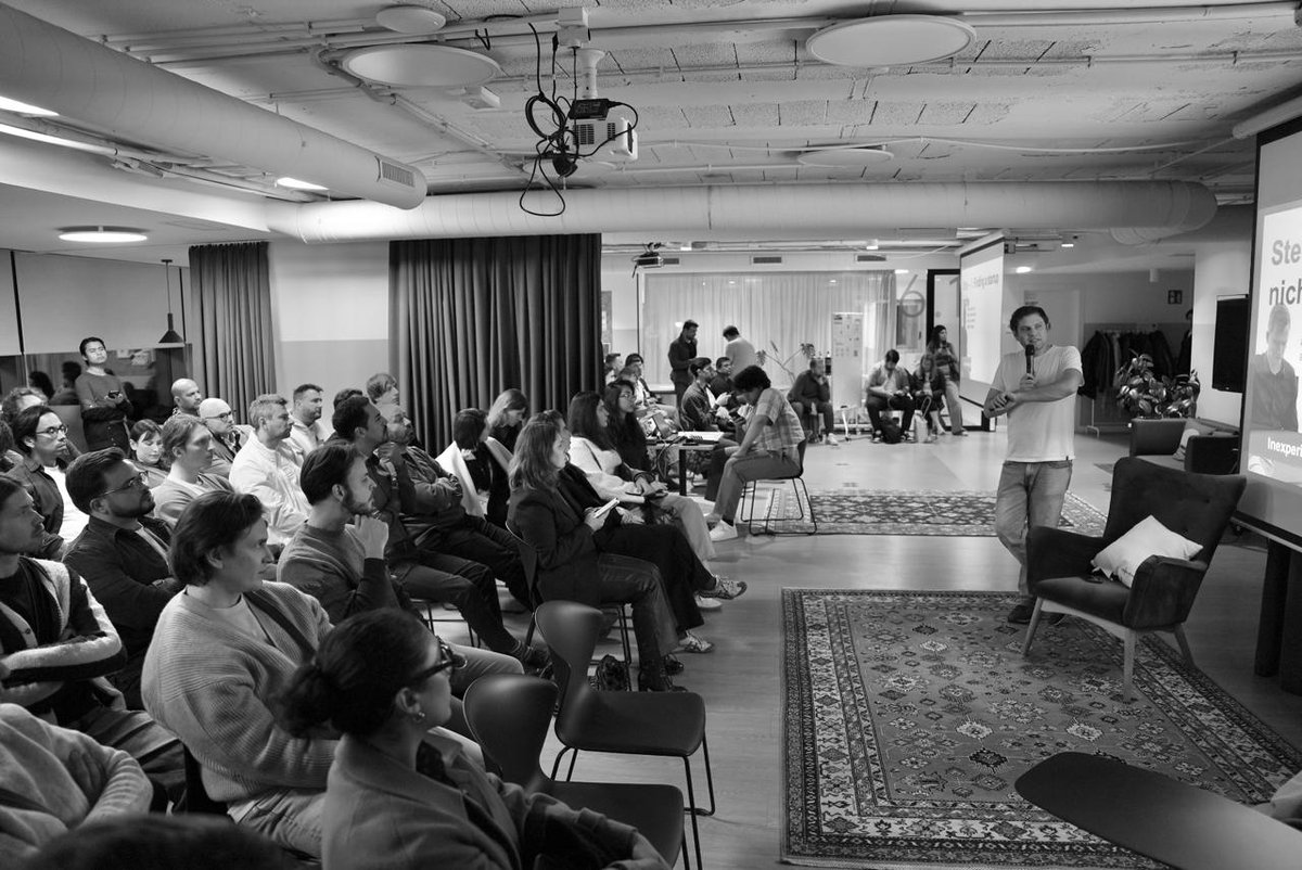 Yellow Rocks! tweet media