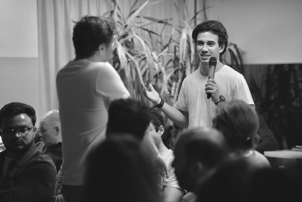 Yellow Rocks! tweet media