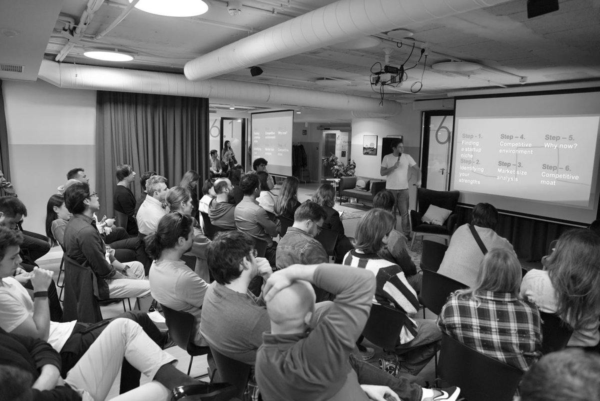 Yellow Rocks! tweet media