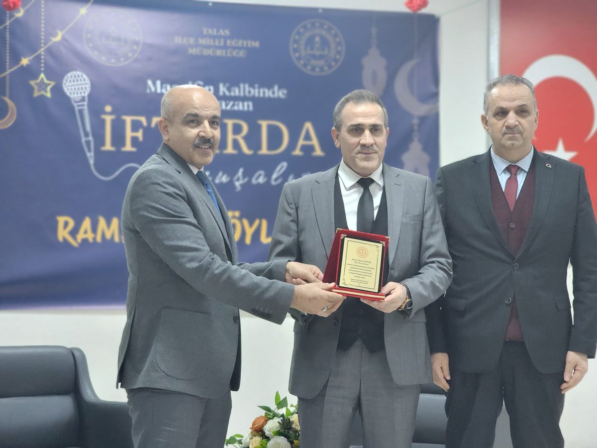 TalasMEM's tweet photo. “Maarifin Kalbinde Ramazan İftarda Konuşalım” programı, Kaymakamımız Sayın İlyas Memiş’in öğrencilerimizle gerçekleştirdiği samimi sohbetle gerçekleştirildi Emeği geçen idareci ve öğretmenlerimize teşekkür ederiz
@tcmeb 
@Yusuf__Tekin 
@CoskunESEN57 
@ilyas_memis 
@OMALKOCOGLU https://t.co/KNVXVOrEjn