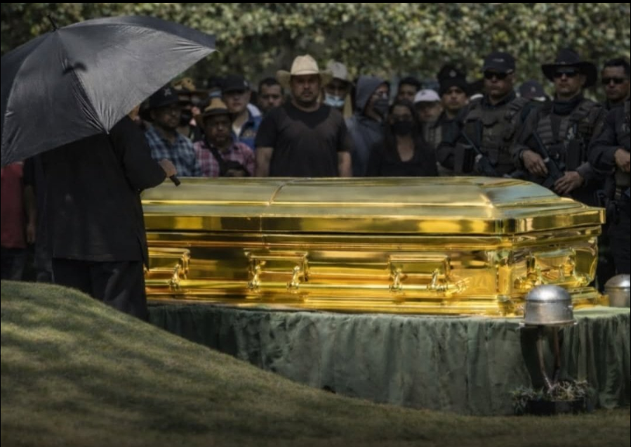 THE ÁĹĹÀŃ ĆÓÚÑŤÝ 🇺🇬 tweet media