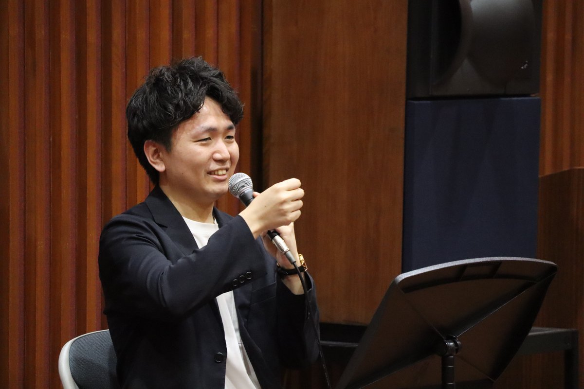 JASDF_SwadfBand's tweet photo. 本日は #南西航空音楽隊 定期演奏会記念委嘱作品【島影を護る翼】の作曲者、下田和輝さんにお越しいただきました！
楽譜に込められた想いを直接聞かせていただき、作品への理解をより深めることができました。

明日はいよいよ定期演奏会本番です！
みなさまのお越しを心よりお待ちしております！！ https://t.co/DgQAXgs2Fc