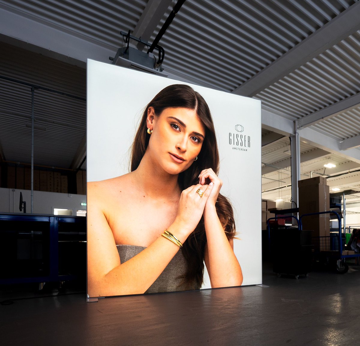XLDisplays's tweet image. Check out this fantastic FABRILUX® 2m x 2.25m LED Lightbox! The image looks brilliant, especially with the lights!

FABRILUX® 2m x 2.25m LED Lightbox buff.ly/dV4OTsU
LED Lightbox buff.ly/Is8LFtE

#ledlightbox