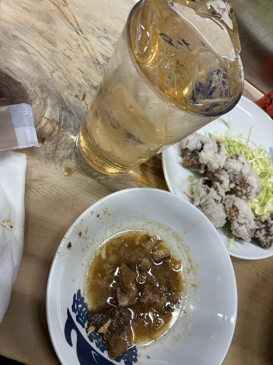 hiroshibusaiku's tweet photo. ようやく来れたのよ。
仲見世の煮込みしかない鯨屋で夢を語ったチューハイ飲むやつ。 https://t.co/G5epFVX0wD