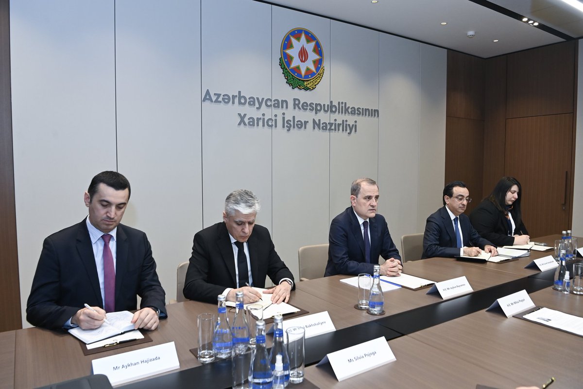 AzerbaijanMFA's tweet image. Minister of Foreign Affairs of the Republic of #Azerbaijan 🇦🇿 @Bayramov_Jeyhun had tête-à-tête &amp;amp; extended format meetings with Deputy Prime Minister, Minister of Foreign Affairs of the Republic of Moldova 🇲🇩 @MihaiPopsoi @AzerbaijanMFA during his official visit to #Baku,