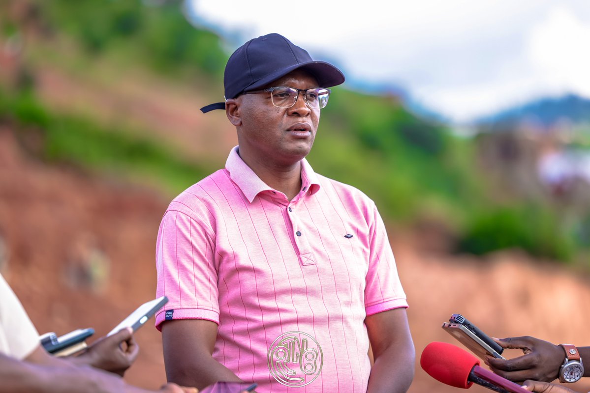 Tahuralab's tweet photo. #Burundi| «Nous avons fait appel afin que ceux qui ont démoli l'avenue du marché, soient punis.», a déclaré le premier ministre @NtahontuyeN lors de la visite effectuée, ce 5 mars 2026 sur l'avenue du marché, que la #BCB avait démoli pour y construire. https://t.co/XGKfNVImuz https://t.co/ooXWT8cWni