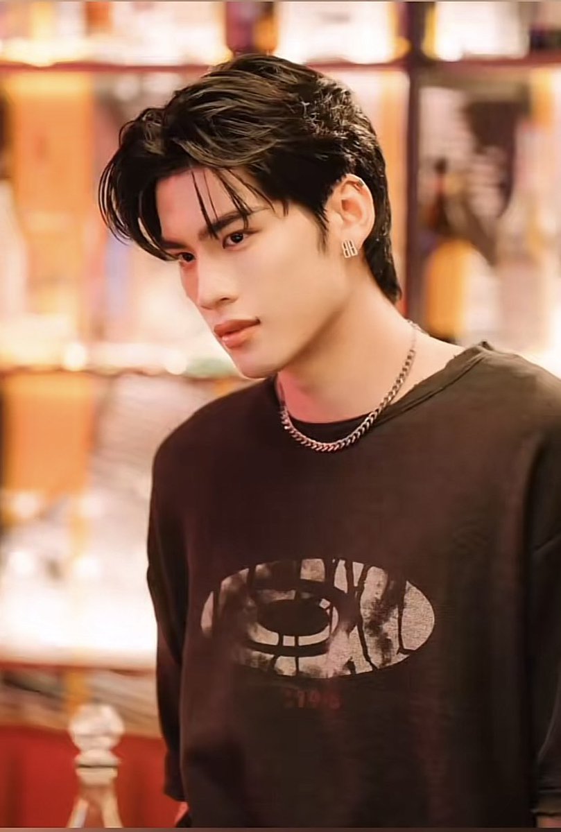 blackgirl_bless's tweet photo. Wait… PondPhuwin have a son? 👀 What kind of genes are these? 🧬🤨 https://t.co/GNshxvCzM3
