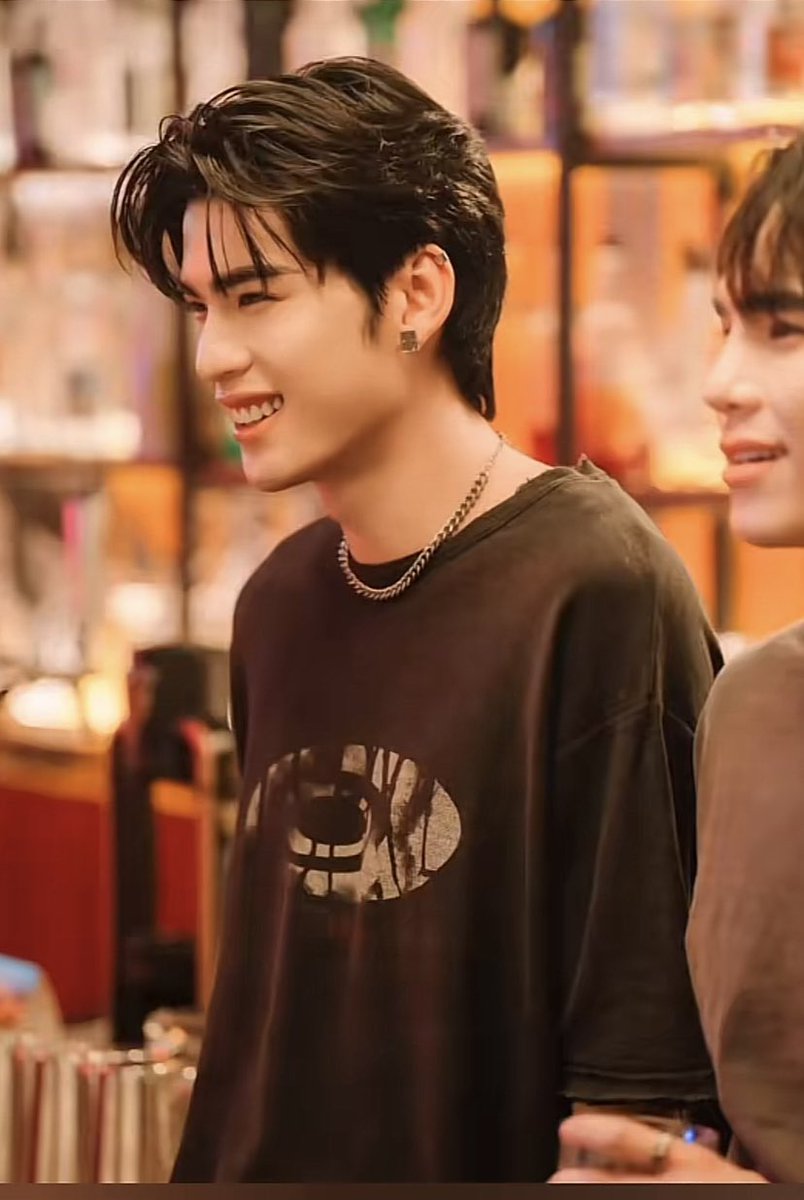 blackgirl_bless's tweet photo. Wait… PondPhuwin have a son? 👀 What kind of genes are these? 🧬🤨 https://t.co/GNshxvCzM3
