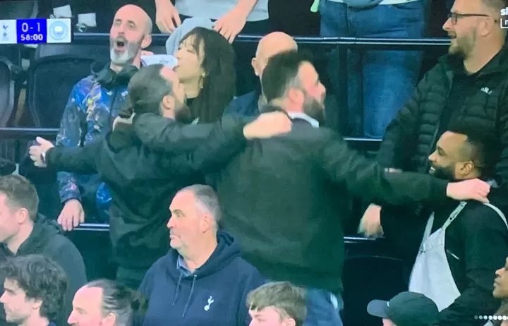 AFCoen_'s tweet photo. I’m seeing sympathy from some Arsenal fans towards Spurs. I’m here to remind you this was them when City scored against them to deny us the title. https://t.co/O454dDQANI