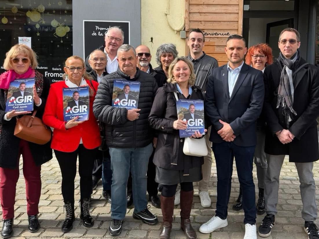 À #Castelsarrasin ce matin sur le marché en compagnie de Cyril Jannic et de notre équipe Agir pour Castelsarrasin.