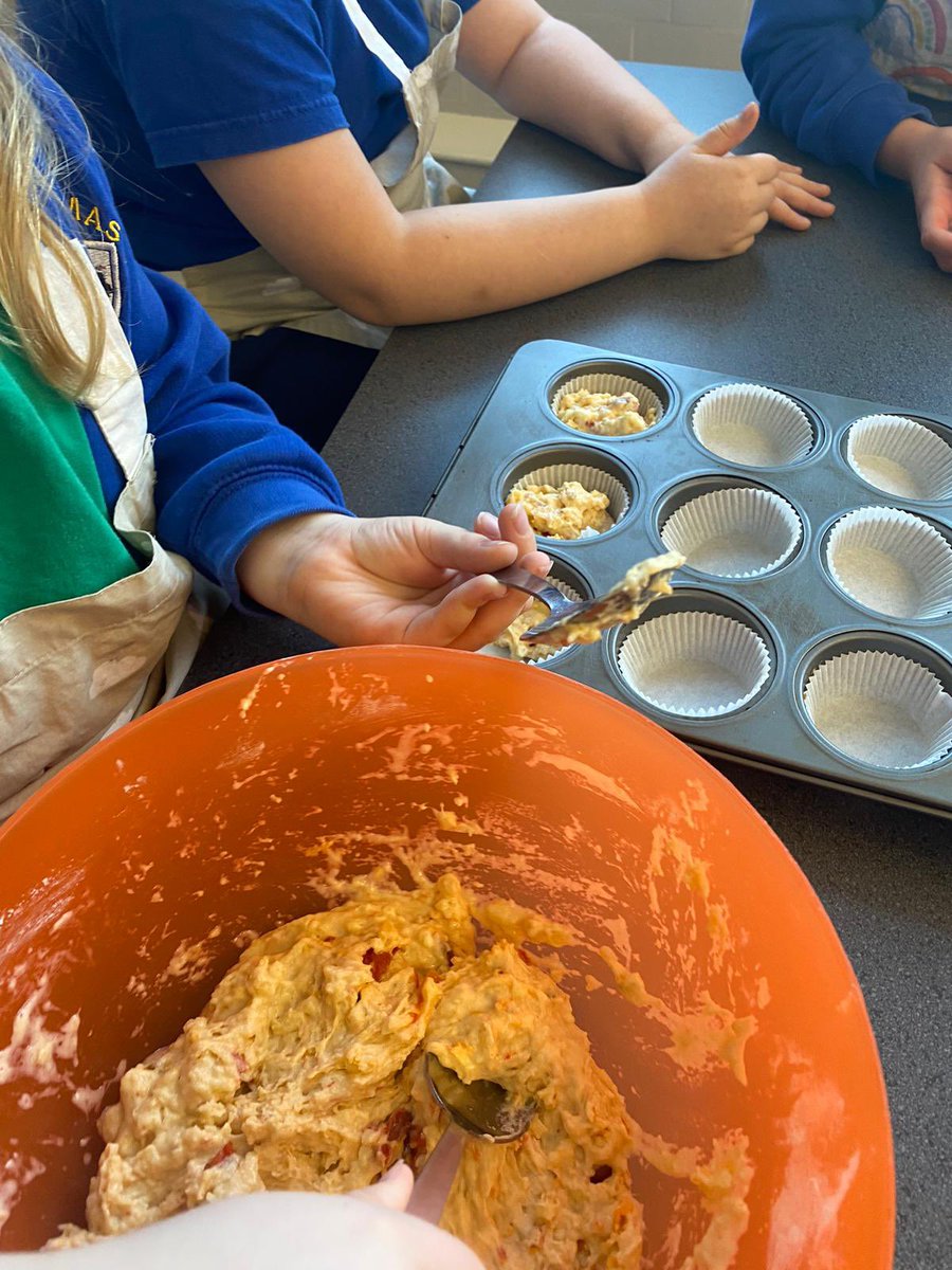 STOCSch's tweet image. Our mini Bakers attempted Savoury Muffins this week! Wow, they turned out amazing! 💙💛 @stocsch #bakingclub 💙💛