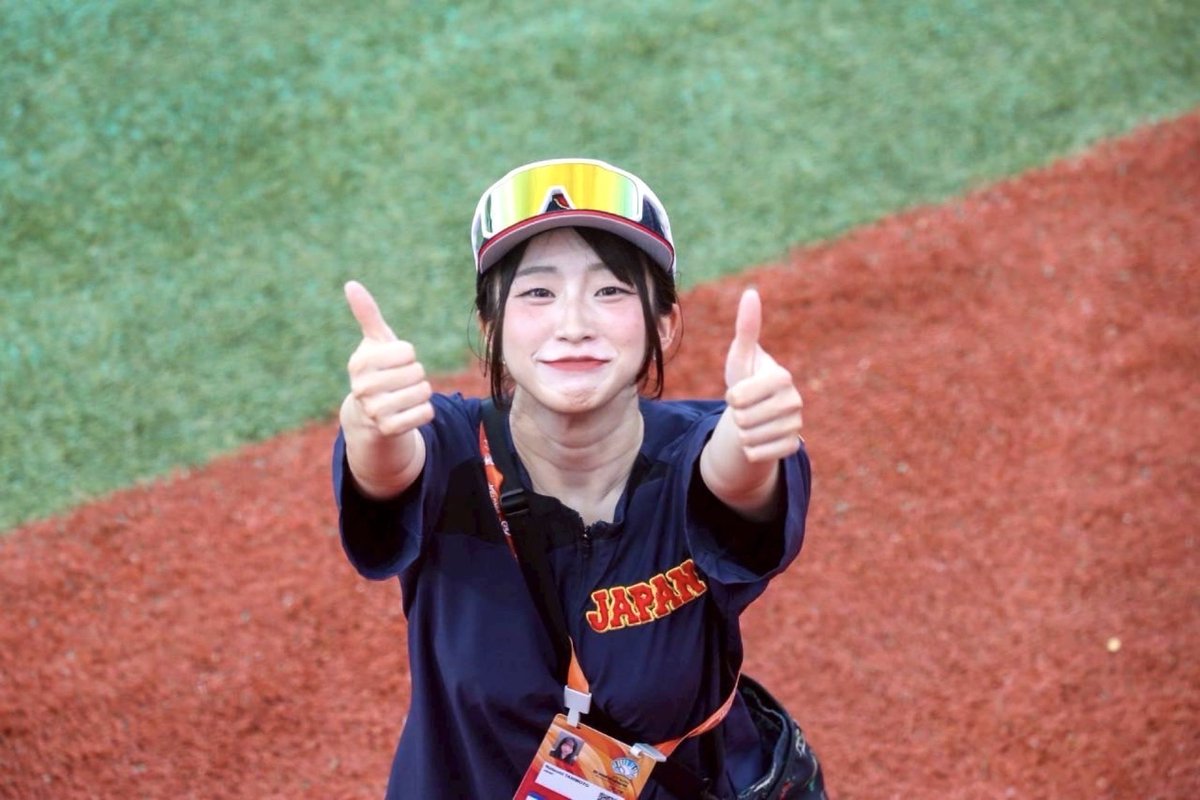 ___imustan's tweet photo. 卒業確定しました！🌸

学生生活も残り1ヶ月。
女子大生らしいことはあまりしてこなかったですが、
たくさんの貴重な経験ができたこと、本当に嬉しく思います。

初心を忘れずに頑張ります🔥

まずは静岡遠征！💨
気合い入れていきます！
 
#卒業  #女子大生  #baystars https://t.co/Szd2y81WD3