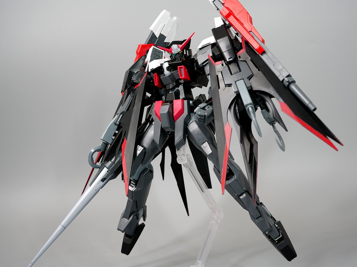 ドストレートにかっこいい！ ダークハウンドのバインダーの形状もあっ