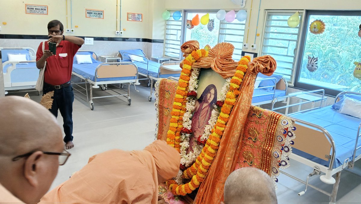 Sri Sri Pranav Math & Bharat Sevashram Sangha tweet media