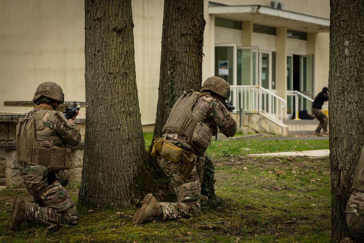 121e régiment du Train tweet media