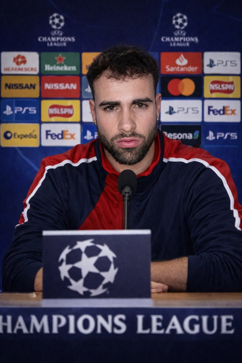 El mister <a href="/robersaura/">robersaura</a> habla en la rueda de prensa después del entrenamiento de hoy a puerta cerrada 🎥

“Necesitamos los 3 puntos YA”💬