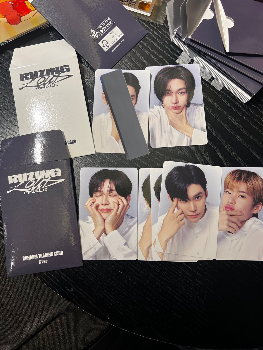 ForeverIlcu's tweet photo. 라이징 라우드 앙콘 라이즈 트레카 교환

사진에 있는 포카로
b-컨포 성찬 원빈 구해요

https://t.co/p5SKYDXs5Q

라이즈 트레카 엠디 앙콘 쇼타로 은석 성찬 원빈 소희 앤톤 찬영 체조 https://t.co/uYJobHgPCs