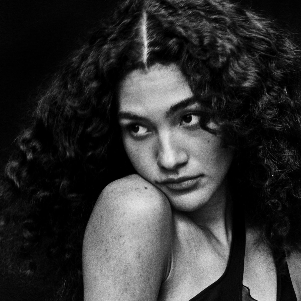 “A Couple Minutes” by Olivia Dean has reached 200 MILLION streams on Spotify.

It’s her 7th song to achieve this.