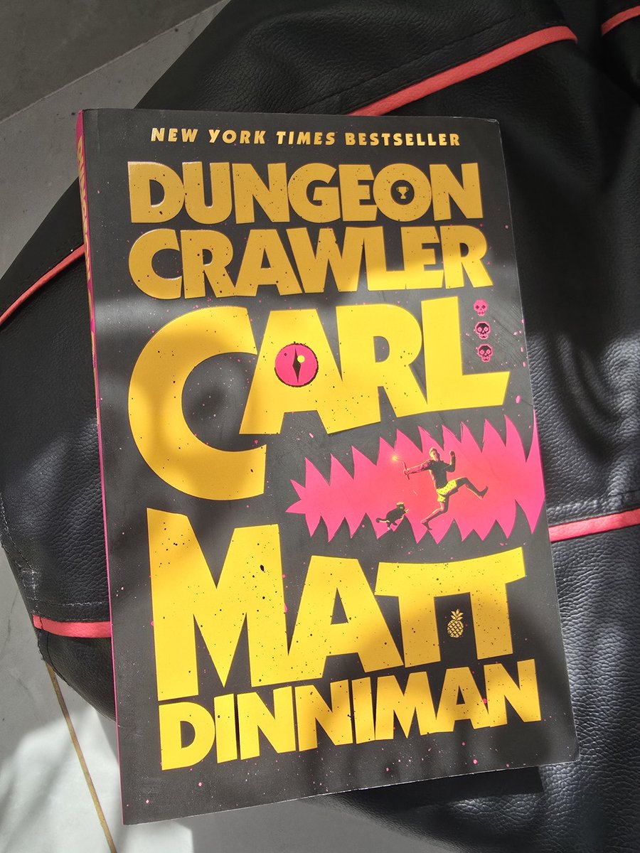whatReaderSay's tweet photo. Current read: Dungeon Crawler Carl https://t.co/p53yjgPoXU