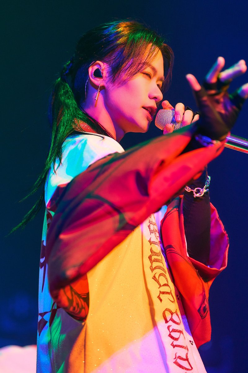 therampagefext's tweet image. THE RAMPAGE LIVE TOUR 2025
"PRIMAL SPIDER"〜巡らせる糸〜

Stage Photo📸
#川村壱馬 @sncrmpg_kk 
#吉野北人 @HOKUTOBOO36 

📀 rmpg.lnk.to/THERAMPAGELIVE…

#THERAMPAGE
#PRIMALSPIDER #巡らせる糸