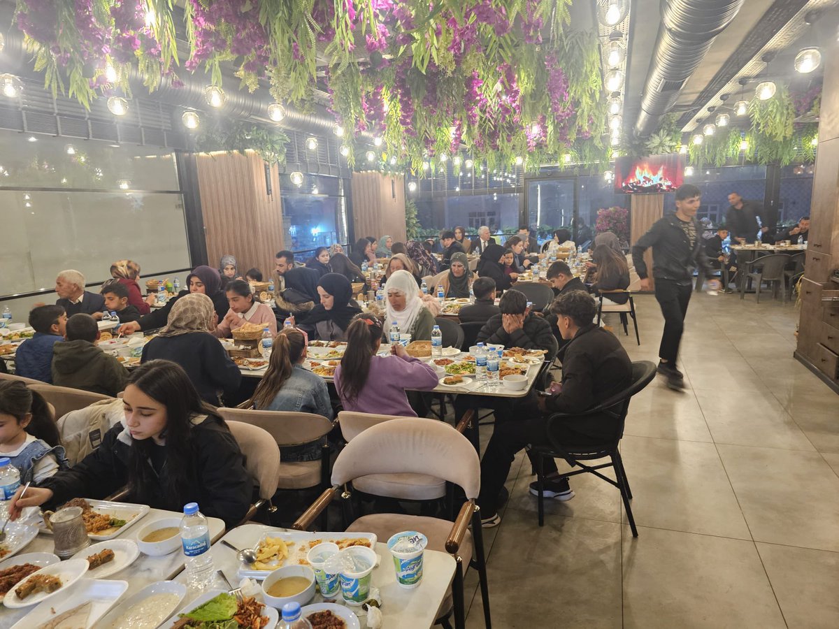 CermikSYDV's tweet photo. 🌙 🌙 
 İlçe Kaymakamımız Sayın Adem Karataş ile birlikte;

Ramazan ayının bereketini paylaşmaya devam ediyoruz 🌙 

05.3.2026 tarihli iftar soframızdan kareler😊
Ramazan Sevgiyi Paylaşmaktır. 🌙 🌙  @TCCermik #RamazanAyı https://t.co/iNB7fyq8uD