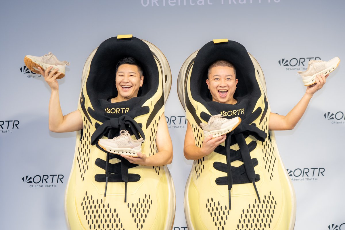 チョコレートプラネット（長田庄平、松尾駿） 巨大スニーカー姿で登場