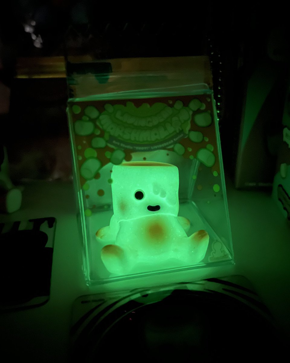 LIVINGDEAD MARSHMALLOW』 1匹だけ怪しく光り輝く子がいるのは皆様