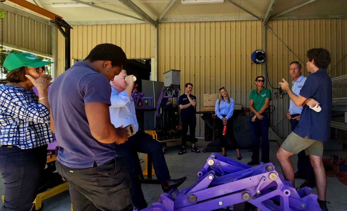 Julianne_Hill's tweet photo. Did you know we have an amazing resource in WA - PhD &amp; post grads working on projects in the Ag mechanical/engineering area, on real life mechanical problems? @GRDCWest Western Panel saw this work &amp; met these super crew at UWA today! Thanks Andrew Guzzomi https://t.co/OI5zSwvv8v https://t.co/IouUYeCq7k