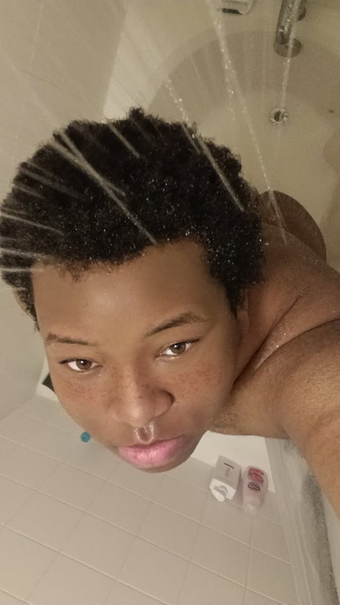 Missslay_'s tweet photo. Shower Time 🥰 https://t.co/PDoomUak6Y