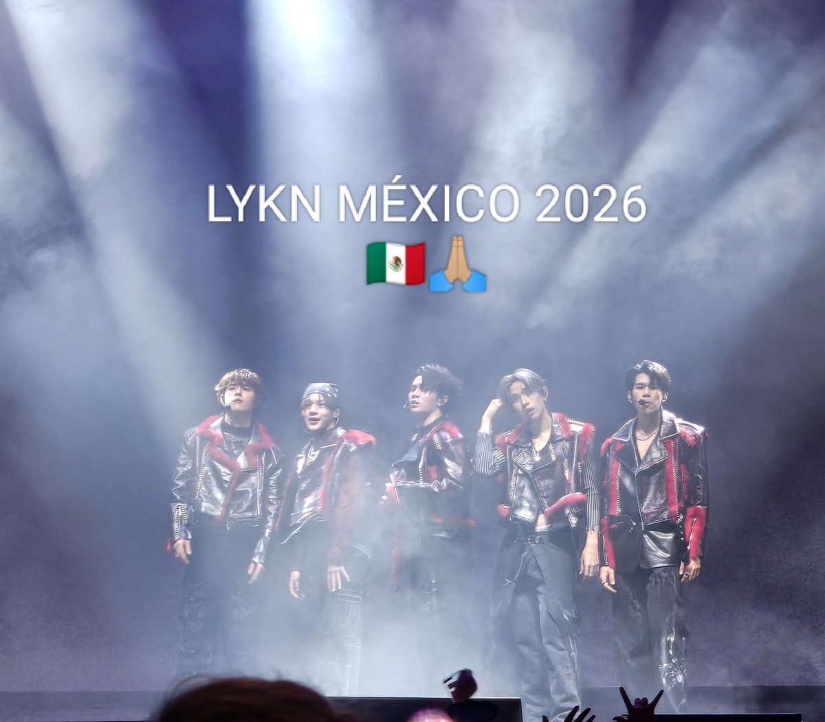 abimin03's tweet photo. Primer concierto de LYKN gracias por entregar su corazón a México 🇲🇽🙏🏼 Gracias!!, แล้วพบกันใหม่เร็วๆ นี้ México 2026.
@LYKNofficial
#LYKNinMexico
#LYKNTOURxMEXICOCity
#LYKNteatrometropolitan https://t.co/2mPi37OBr9