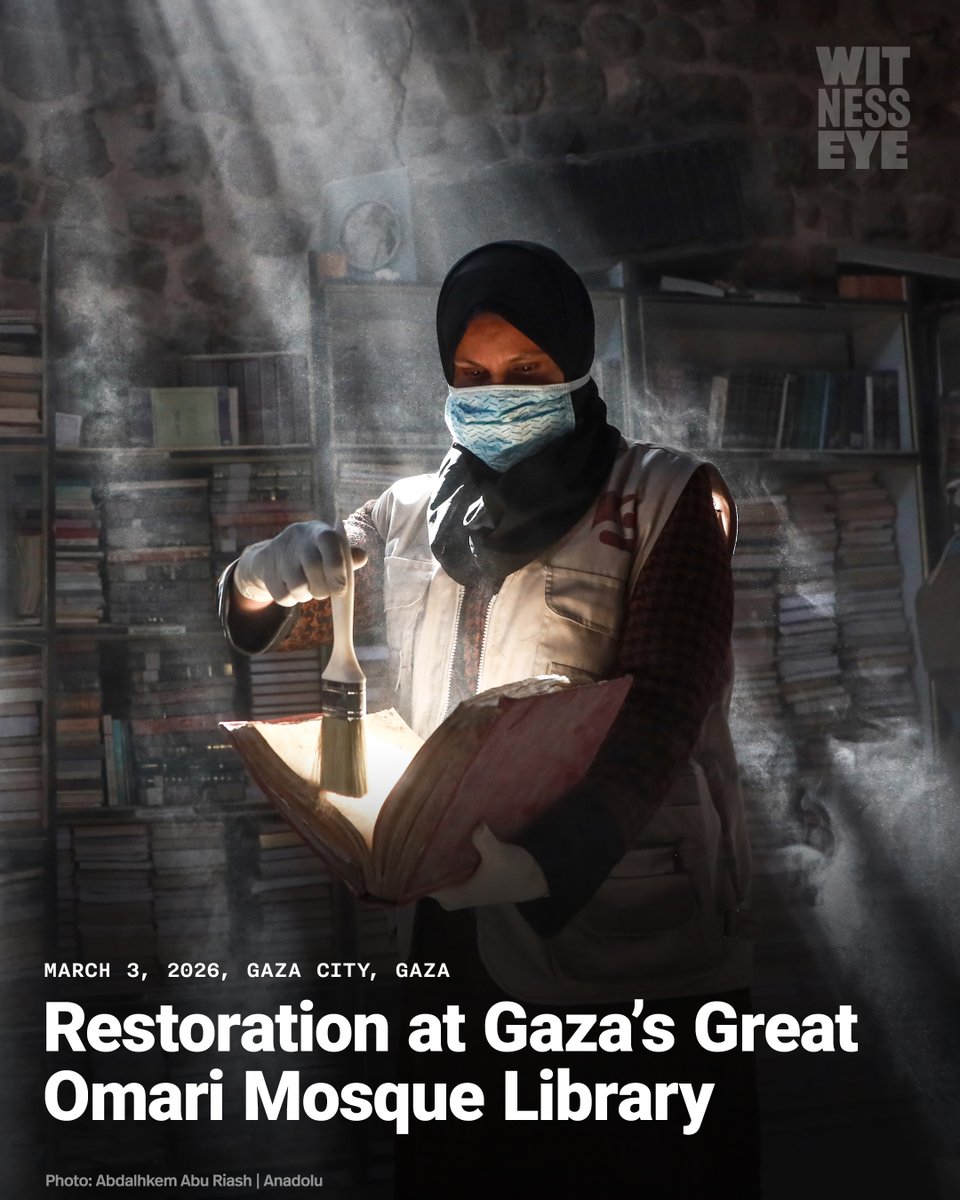 WitnessEye_Ch's tweet photo. 🟡 Palestinian volunteers are carrying out restoration, cleaning and cataloguing efforts to save damaged books and manuscripts at the Great Omari Mosque Library in Gaza City, Gaza.
🗓️ 03.03.2026
📍 Gaza City, Gaza https://t.co/OMzIhbnMw0