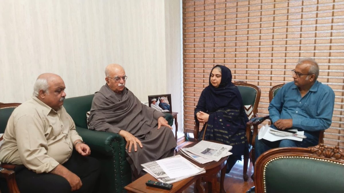 A delegation of Committee for Release of Iman Mazari and Hadi Chatta met with veteran politician and leader of opposition Mr Mehmood Achakzai at National Assembly chambers. Mr Achakzai assured the delegation of his support for Iman and Hadi and commended committees efforts.1/2