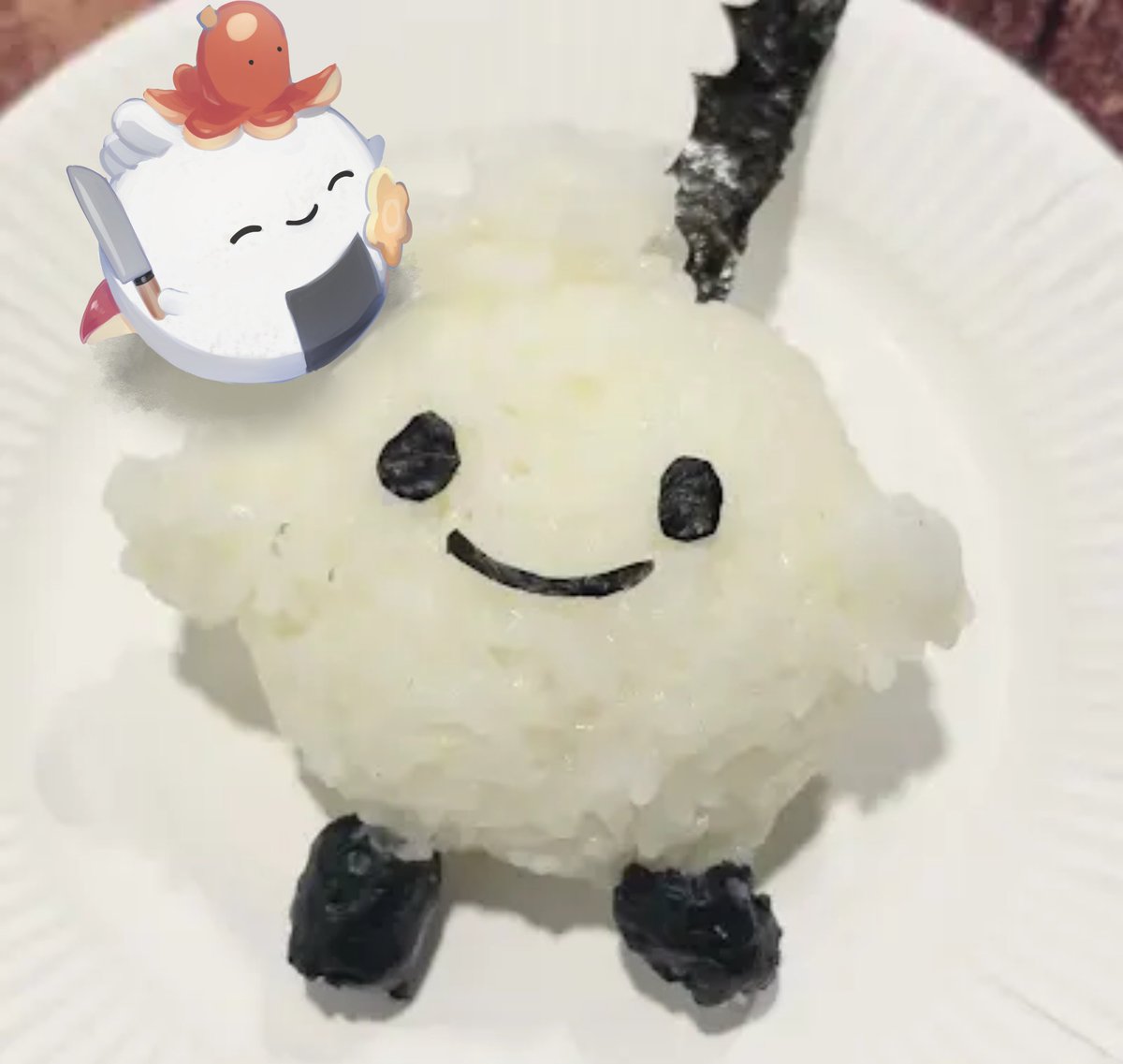 🍙おにぎりマトぺのところにも、お客さんが！

ころんと置かれたおにぎりのそばに、
母の愛トントンがやってきました。

お弁当づくりの時間を、
優しく見守ってくれているみたいです☺️

#手づくりマトぺチャレンジ 開催中！