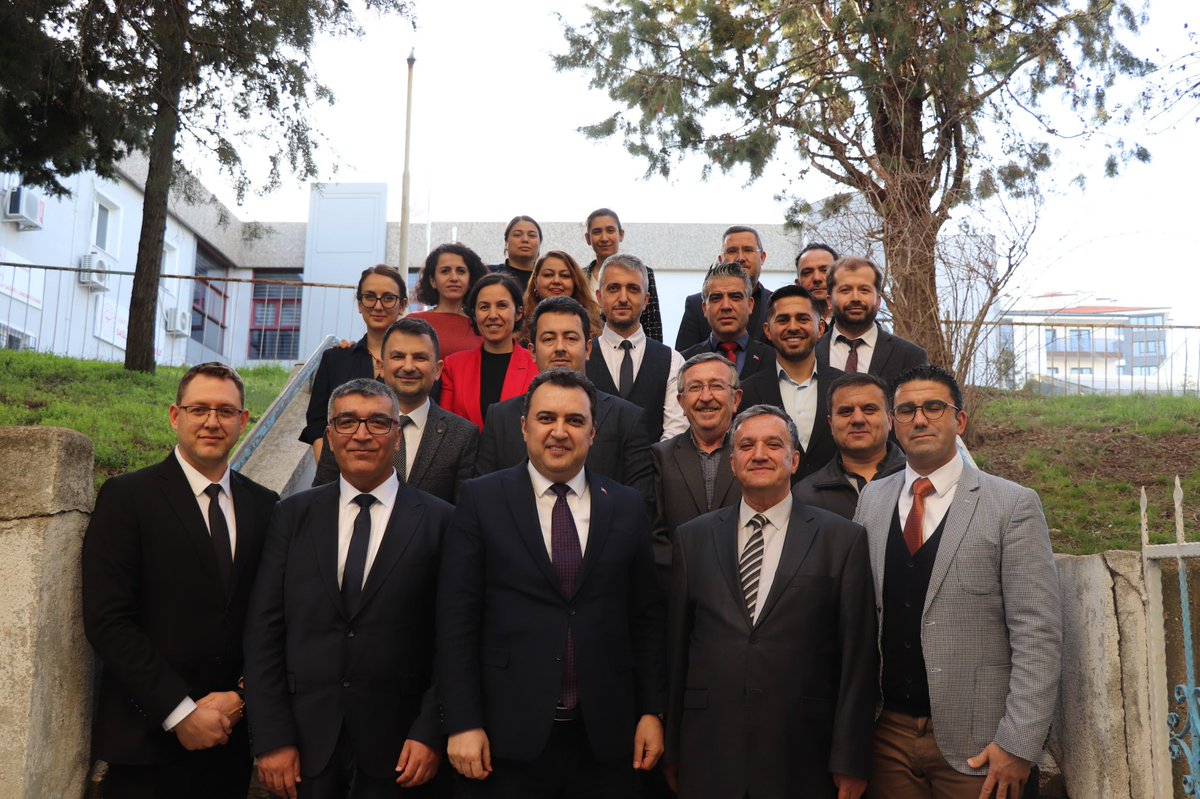 Genel Müdürümüz Samet Güneş, yerel düzeyde yürütülen faaliyetleri değerlendirmek amacıyla Uşak Çalışma ve İş Kurumu İl Müdürlüğümüzü ziyaret etti. Danışmanlık hizmetlerini yerinde inceleyerek, ilde yürütülen çalışmalar ile ilgili personelden bilgi aldı.