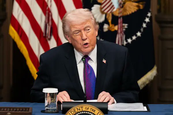 haskologlu's tweet photo. İran Dışişleri Bakan Yardımcısı: Trump daha kendi New York belediye başkanını bile atayamazken, İran'ı kimin yöneteceğine karar verme haddini kendinde buluyor. https://t.co/Hu4cZ9eJQl