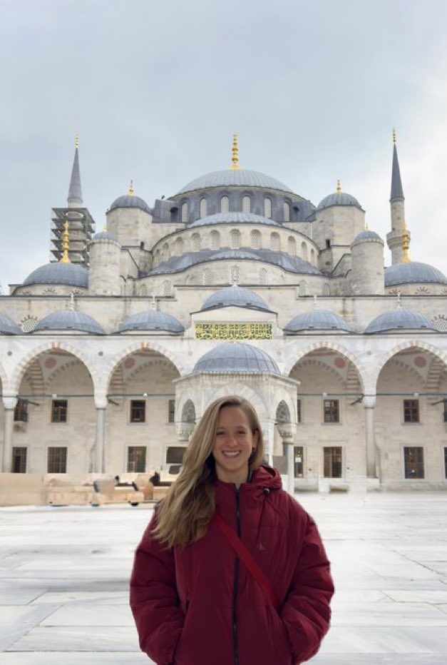 İspanyol gazeteci Natalia Alvarez:

"Bizim Türkiye sevgimiz ezelden geliyor. Geri dönmeyi dört gözle bekliyoruz. 🇹🇷❤️🇪🇸"